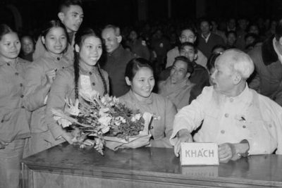 Chủ tịch Hồ Chí Minh với xây dựng con người mới xã hội chủ nghĩa