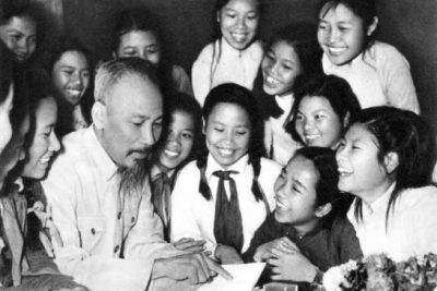Vận dụng tư tưởng Hồ Chí Minh về xây dựng con người trong Nghị quyết Đại hội XIII của Đảng