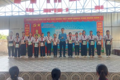 Hỗ trợ và giúp đỡ thiếu nhi có hoàn cảnh khó khăn